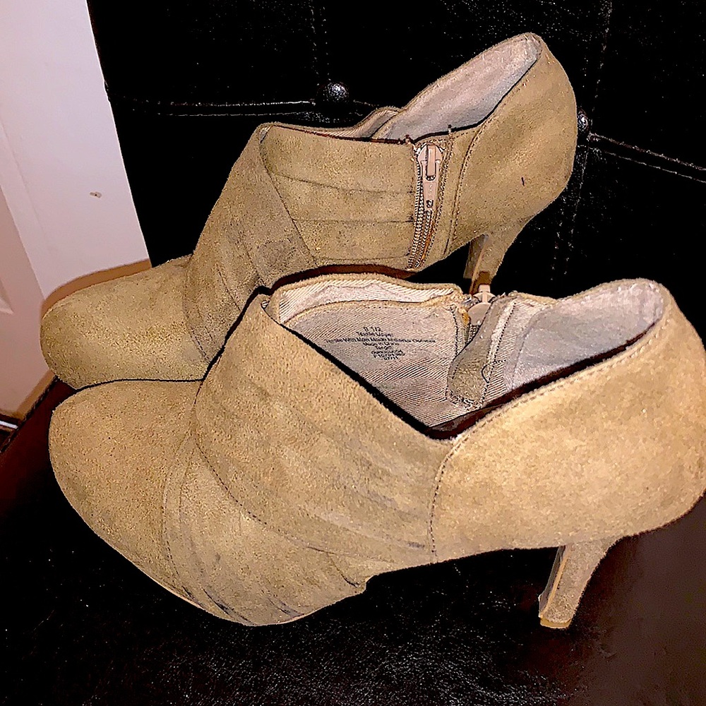 4/$20 Suade tan ankle booties with 4 inch heel by Massimo-9.5